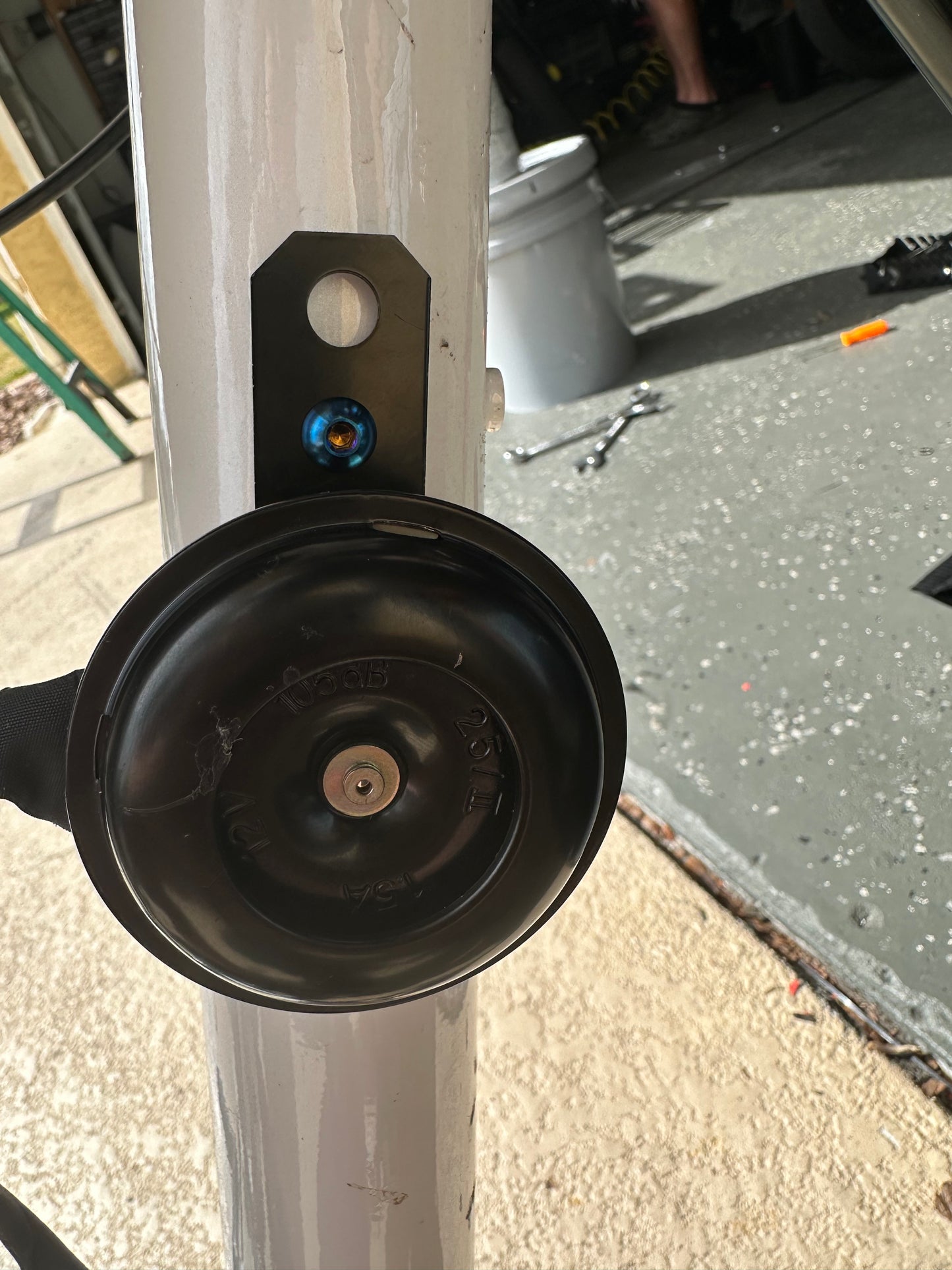 battery opperated surron horn